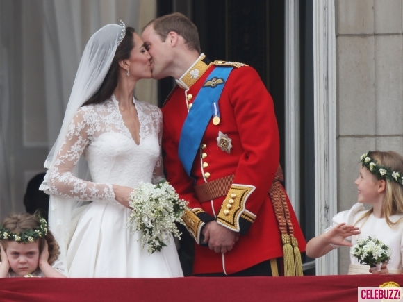 william kate kiss. Royal-Wedding-William-and-Kate